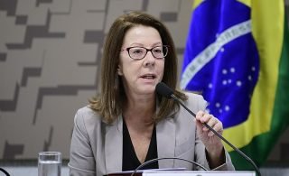 Comissão de Relações Exteriores e Defesa Nacional (CRE) realiza sabatina de embaixadores indicados para Romênia, Singapura e Malásia. ..À mesa, em pronunciamento, indicada para o cargo de embaixadora do Brasil junto à República de Singapura, Eugenia Barthelmess...Foto: Pedro França/Agência Senado